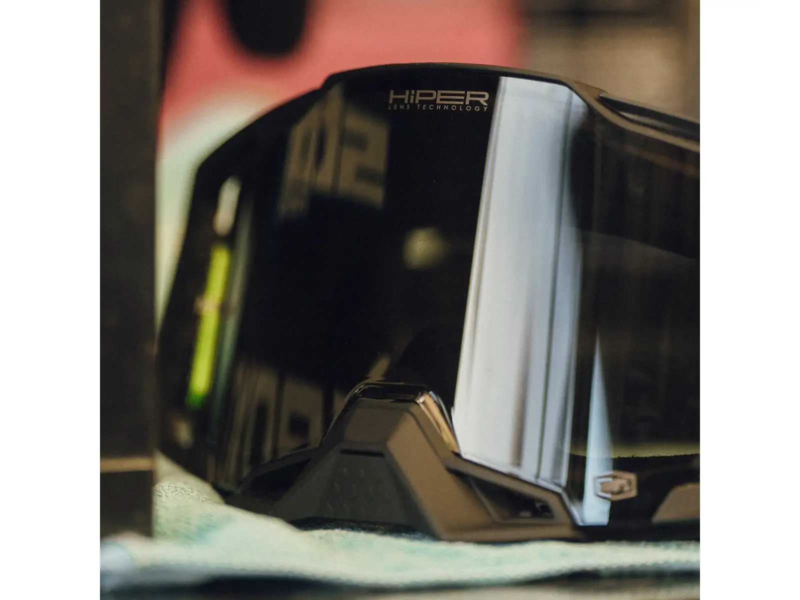 100% Armega downhill goggles Tetsumi/HiPER Black Mirror Lens
