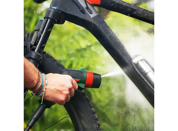 Bosch Fontus 18V-6 cordless pressure cleaner