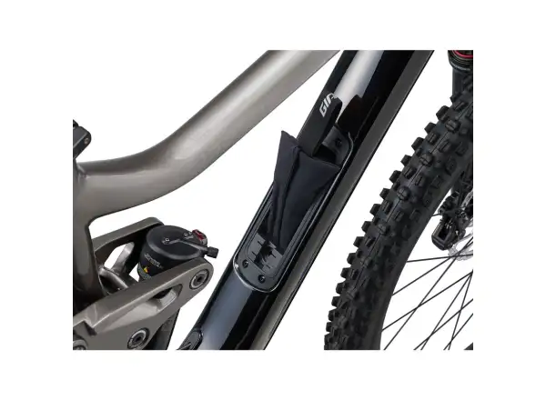 Giant Reign 2 mountain bike black/metal