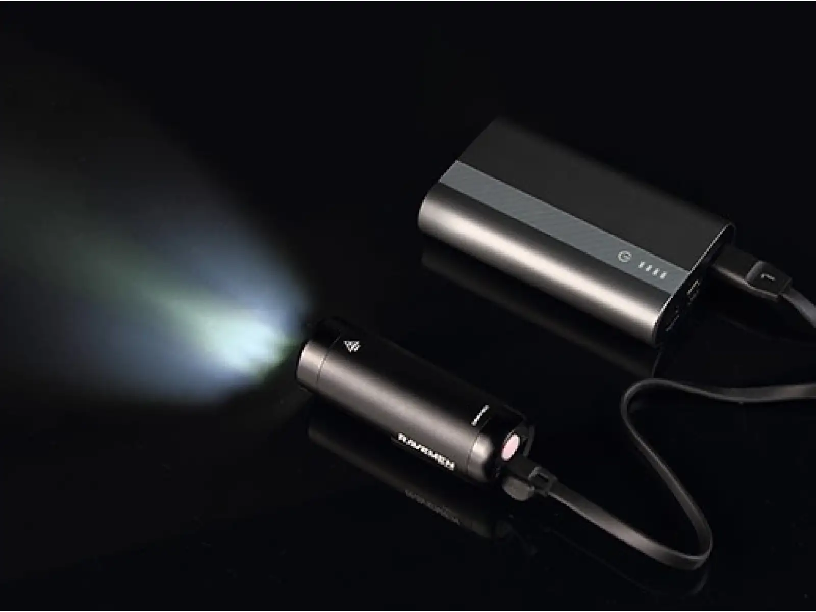 Ravemen CR600 front light
