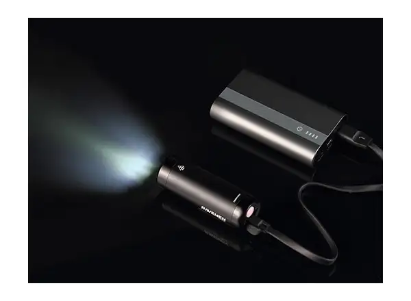 Ravemen CR600 front light