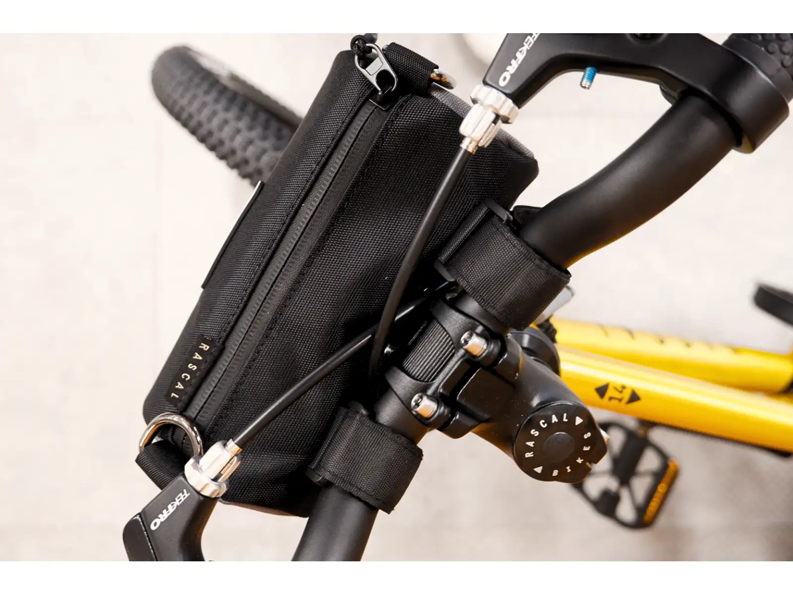 Rascal Handlebar Treasure box handlebar bag 1.1l
