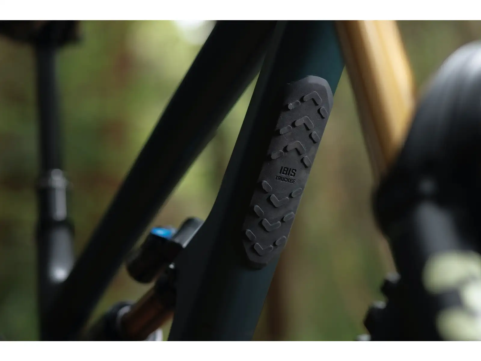 Ibis HD6 XT Di2 full-suspension mountain bike Green