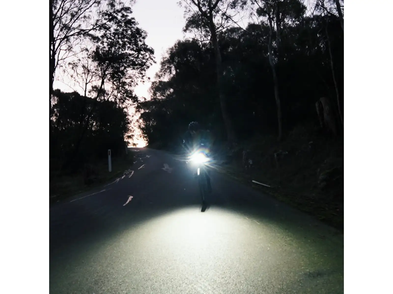 Ravemen FR1500 front light