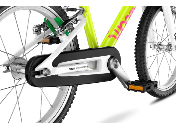 Woom GO 2 kids bike neon lime