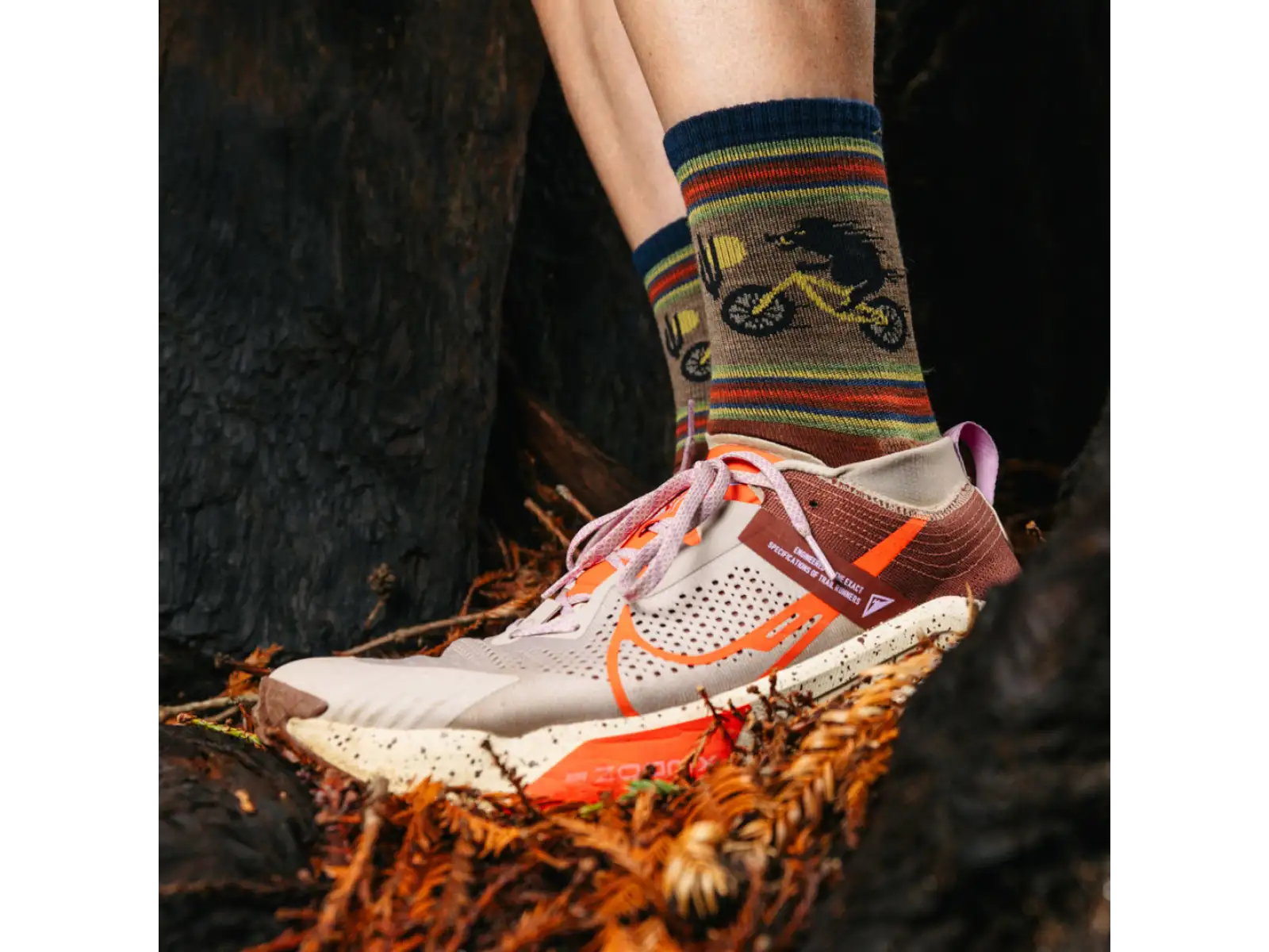 Darn Tough Willoughby Micro Crew Lightweight Cushion men's socks Chestnut