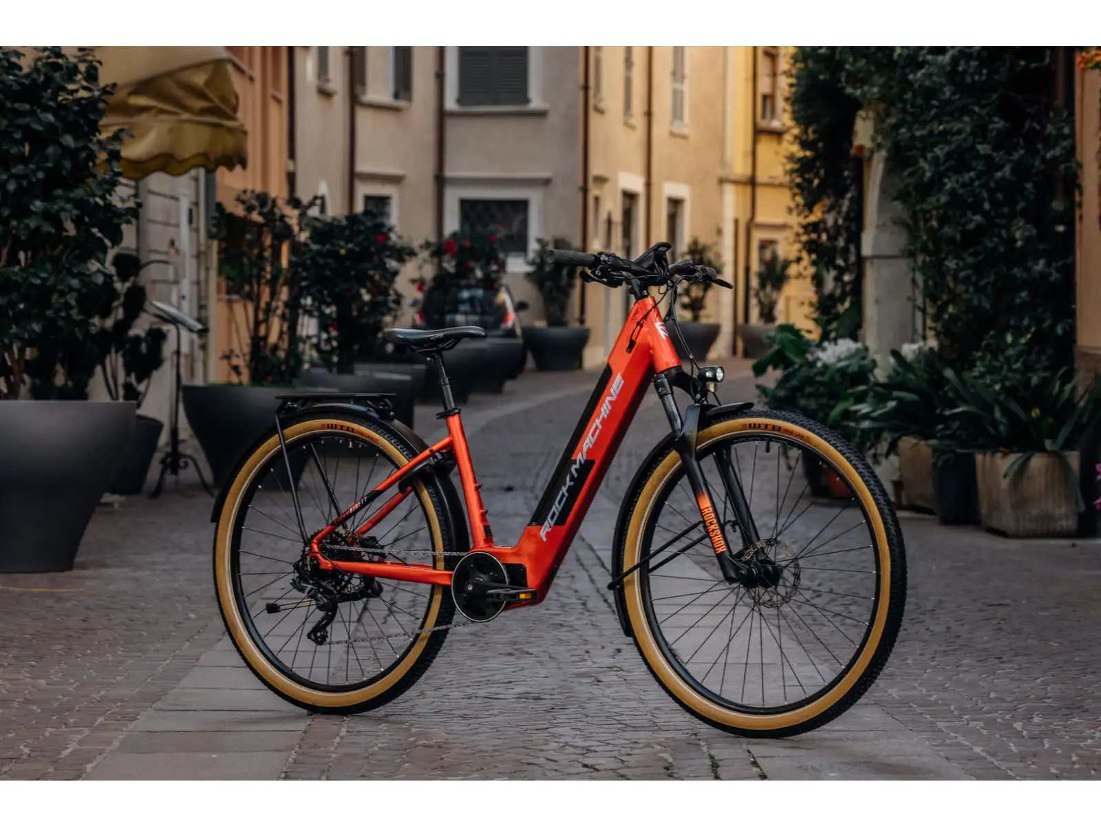 Rock Machine Storm INT e90-29 Touring electric bike Gloss Metallic Orange/Silver