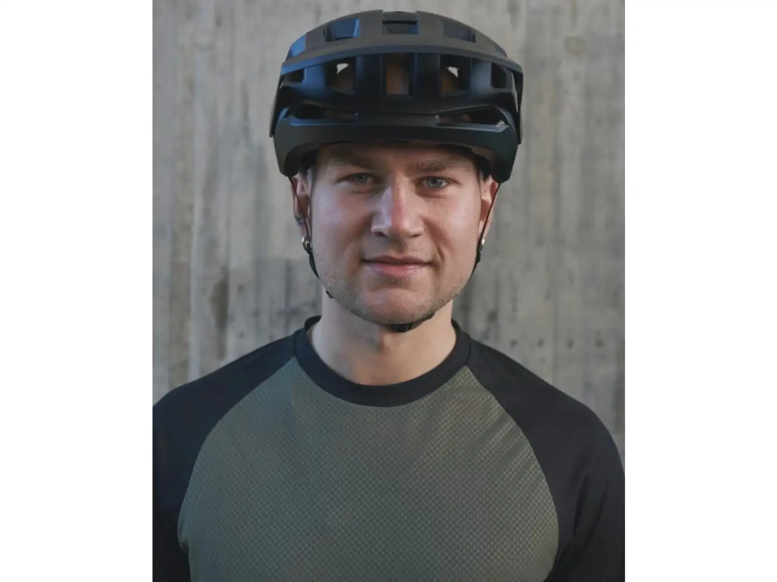 POC Kortal helmet Uranium Black/Argentite Silver Matt