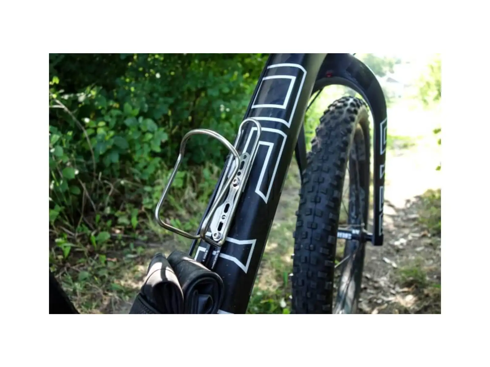 Wolf Tooth Morse Ti bottle cage