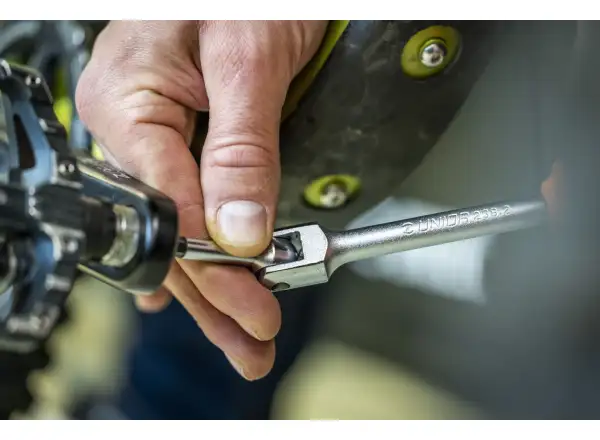 Unior pedal wrench with joint