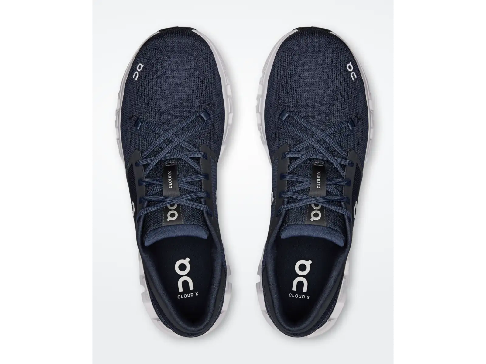 On Cloud X 4 men's running shoes Ink/Ivory