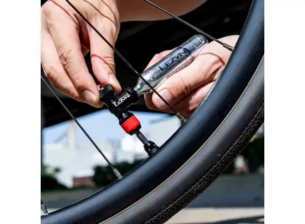 Lezyne CLIK Drive CO2 pump + 20g cartridge
