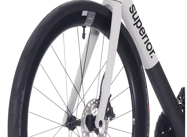 Superior RR 9.8 road bike Matte Carbon / White