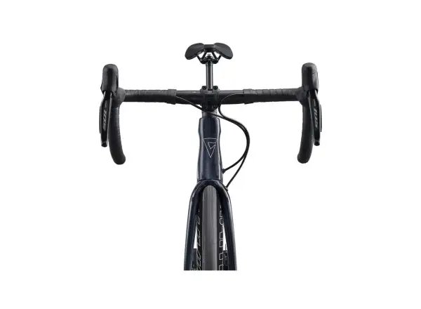 Giant TCR Advanced 1+ Disc-PC road bike cold night