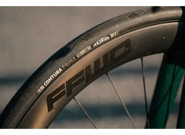 Isaac Meson Ultegra Di2 road bike Jade Green