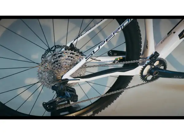 Superior XP 969 mountain bike Gloss White Metallic/Hologram Black