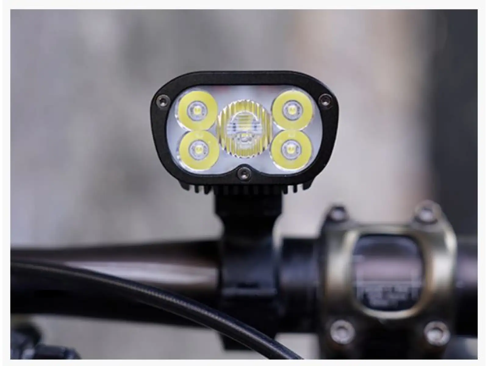 Ravemen PR2400 front light black
