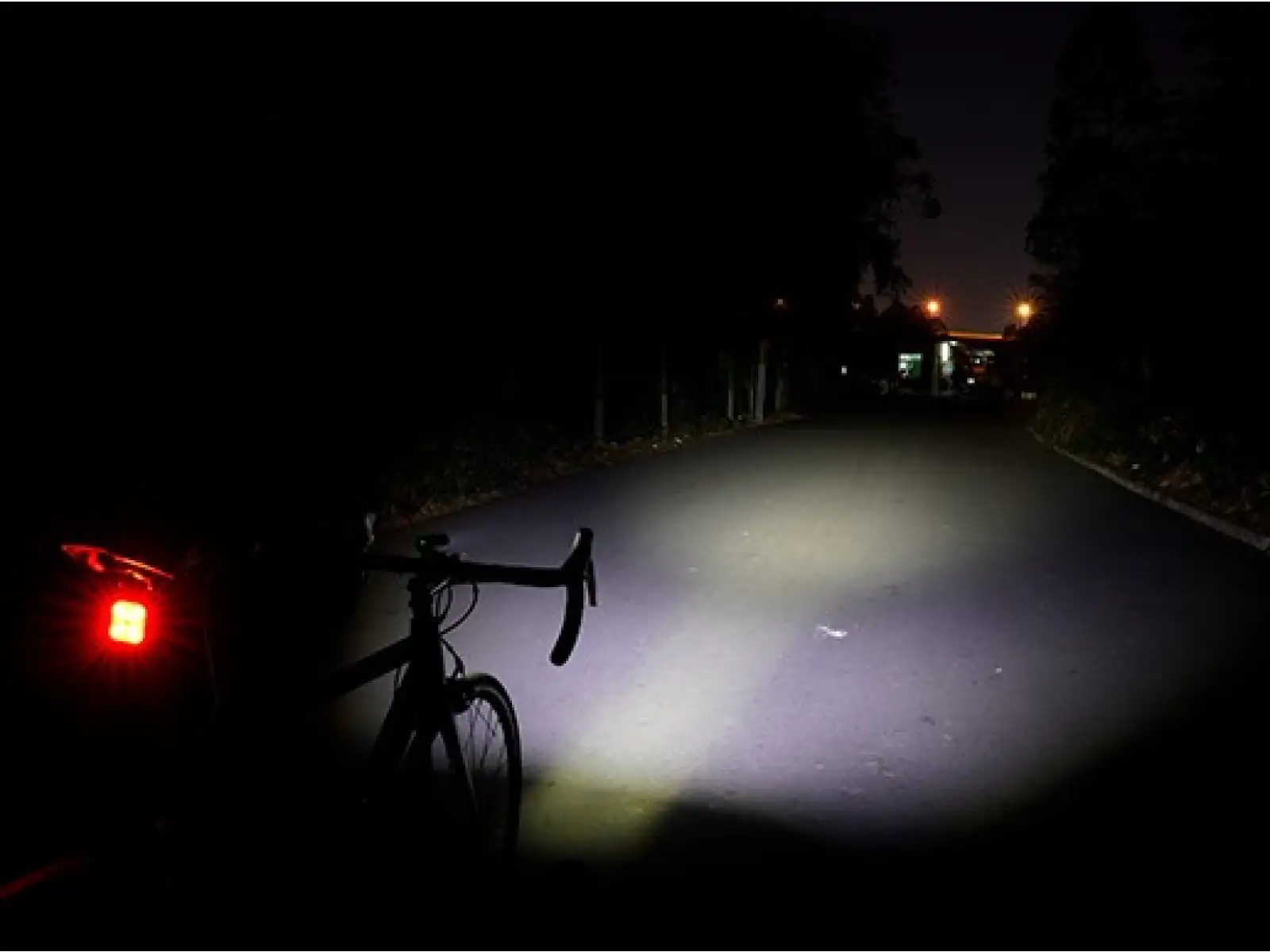 Ravemen CR600 front light