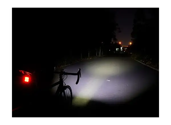 Ravemen CR600 front light