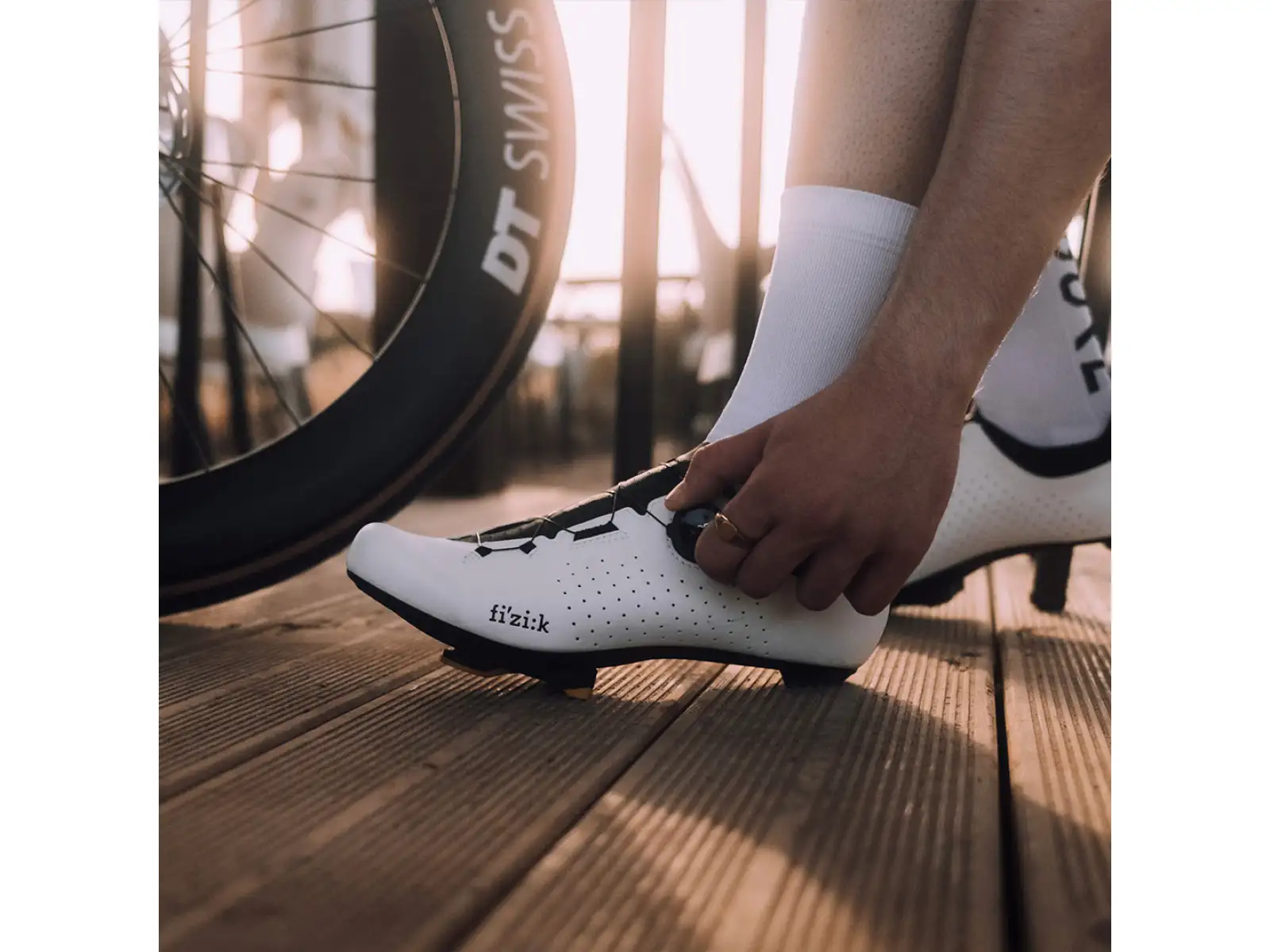 Fizik Vento Omna Wide road cycling shoes White/Black
