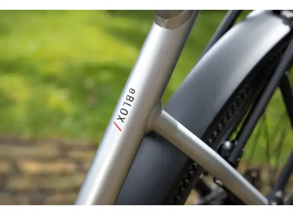 Superior eBLOX 6.5 city e-bike Matte Dark Chrome/Black