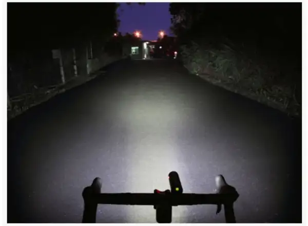 Ravemen CR1000 front light black