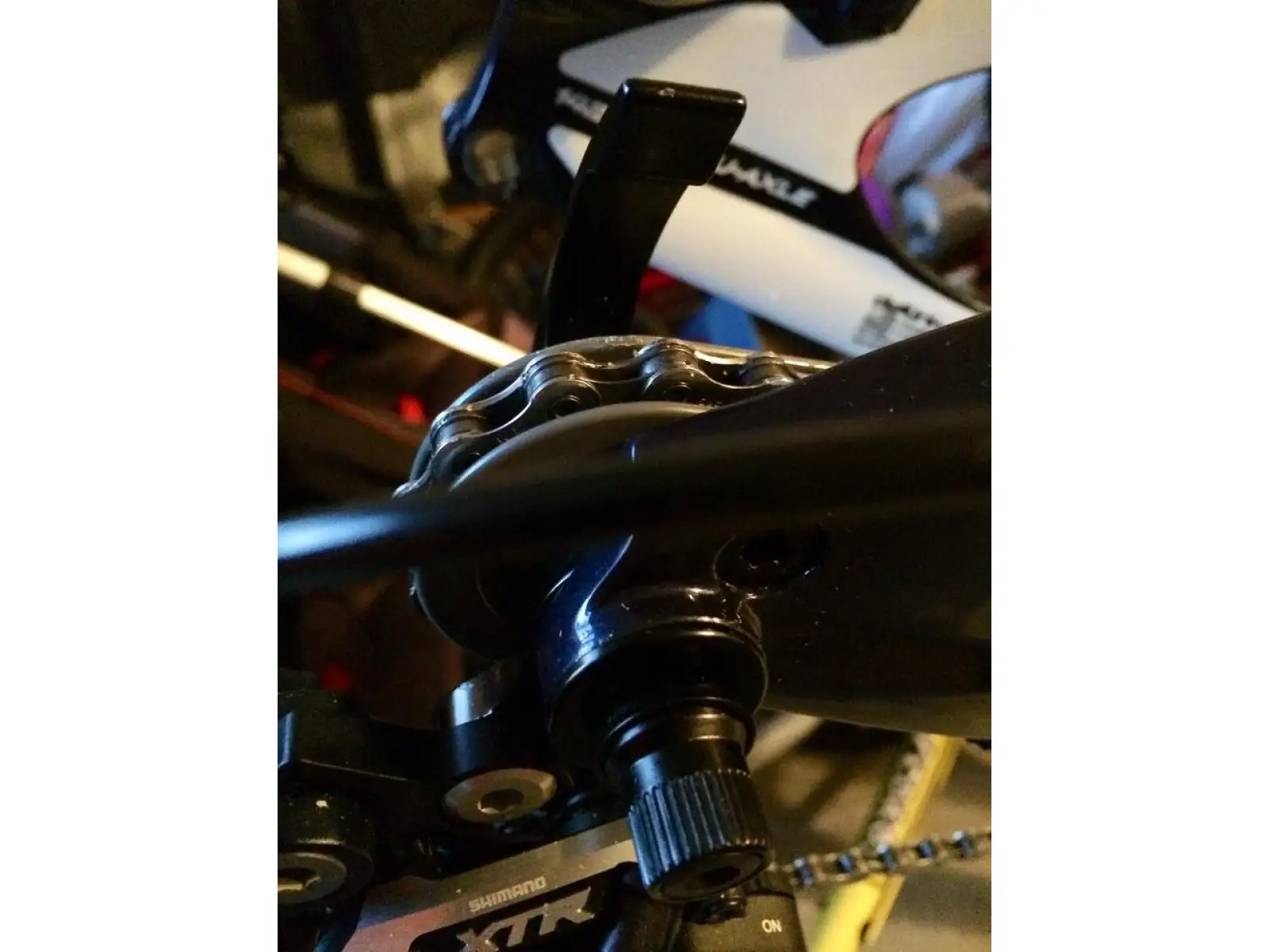 Pedros chain holder