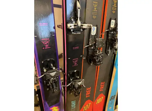 Dynafit Blacklight 88 women's ski touring set Silvretta Blue/Carbon Black
