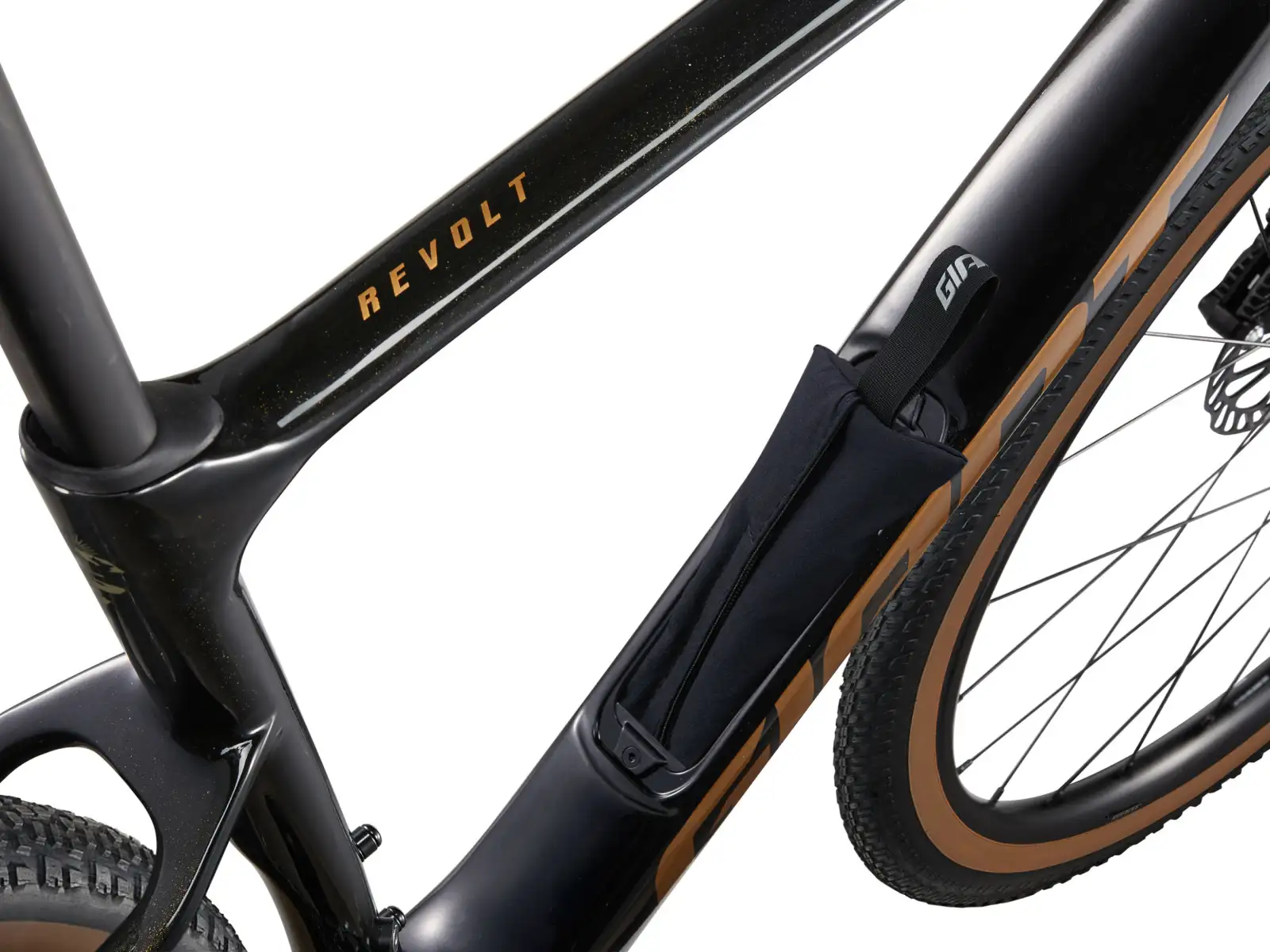 Giant Revolt Advanced 3 gravel bike Panther