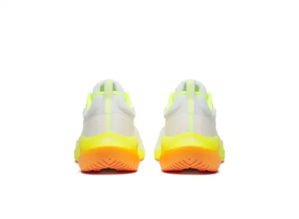 Saucony Surge men's running shoes White/Citron