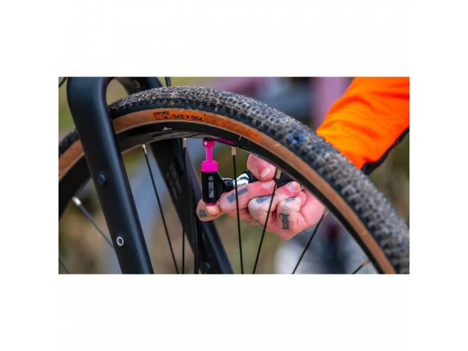 Muc-Off Inflater Kit Road CO2 pump