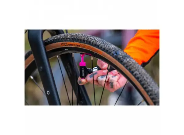 Muc-Off Inflater Kit Road CO2 pump