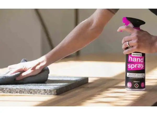 Muc Off Sanitising Hand Spray antibacterial hand spray 500 ml