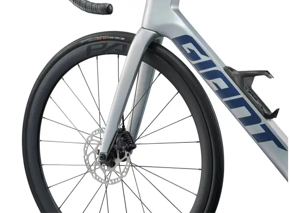Giant Propel Advanced 2 road bike Supernova