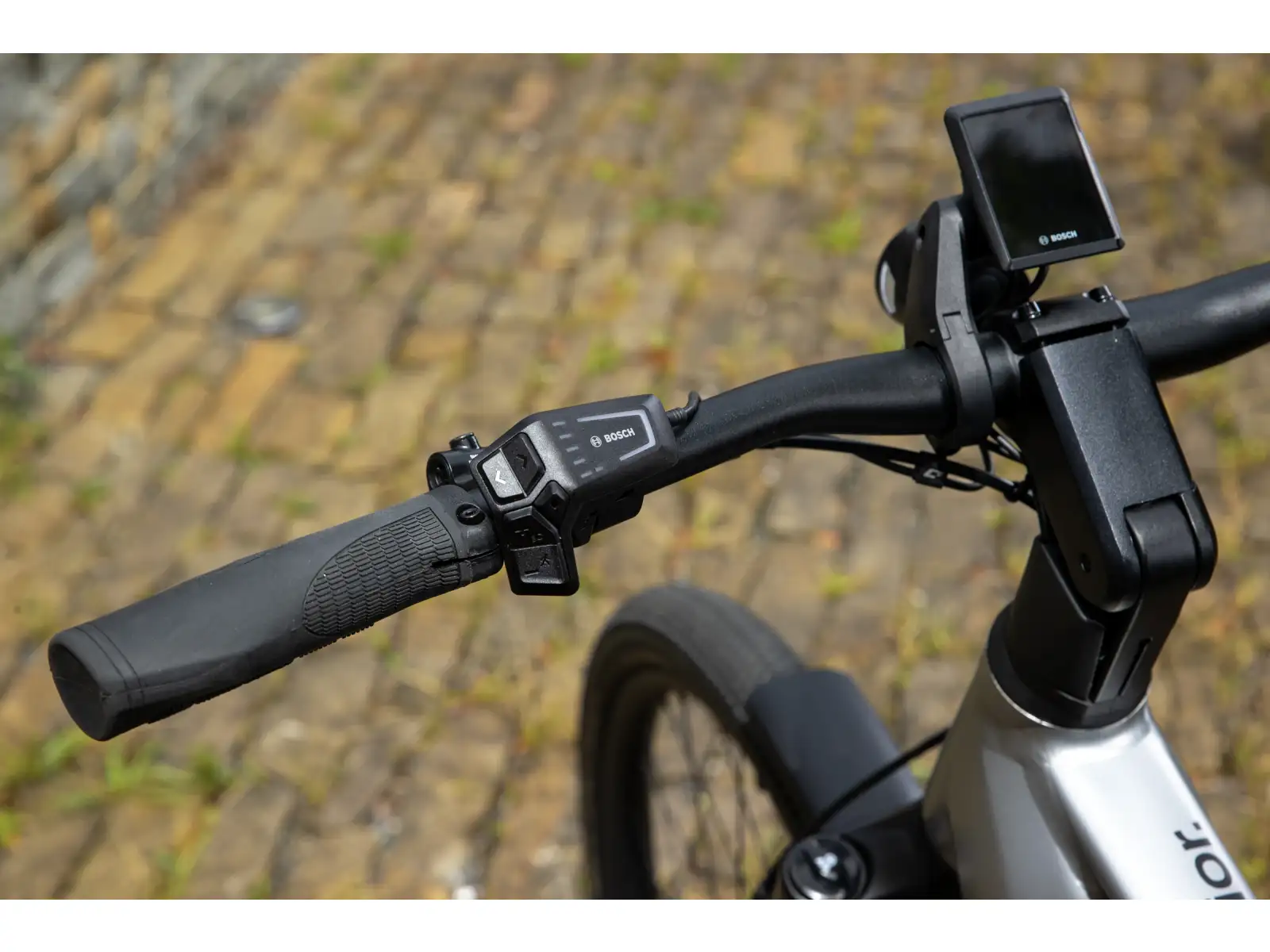 Superior eBLOX 6.5 city e-bike Matte Dark Chrome/Black