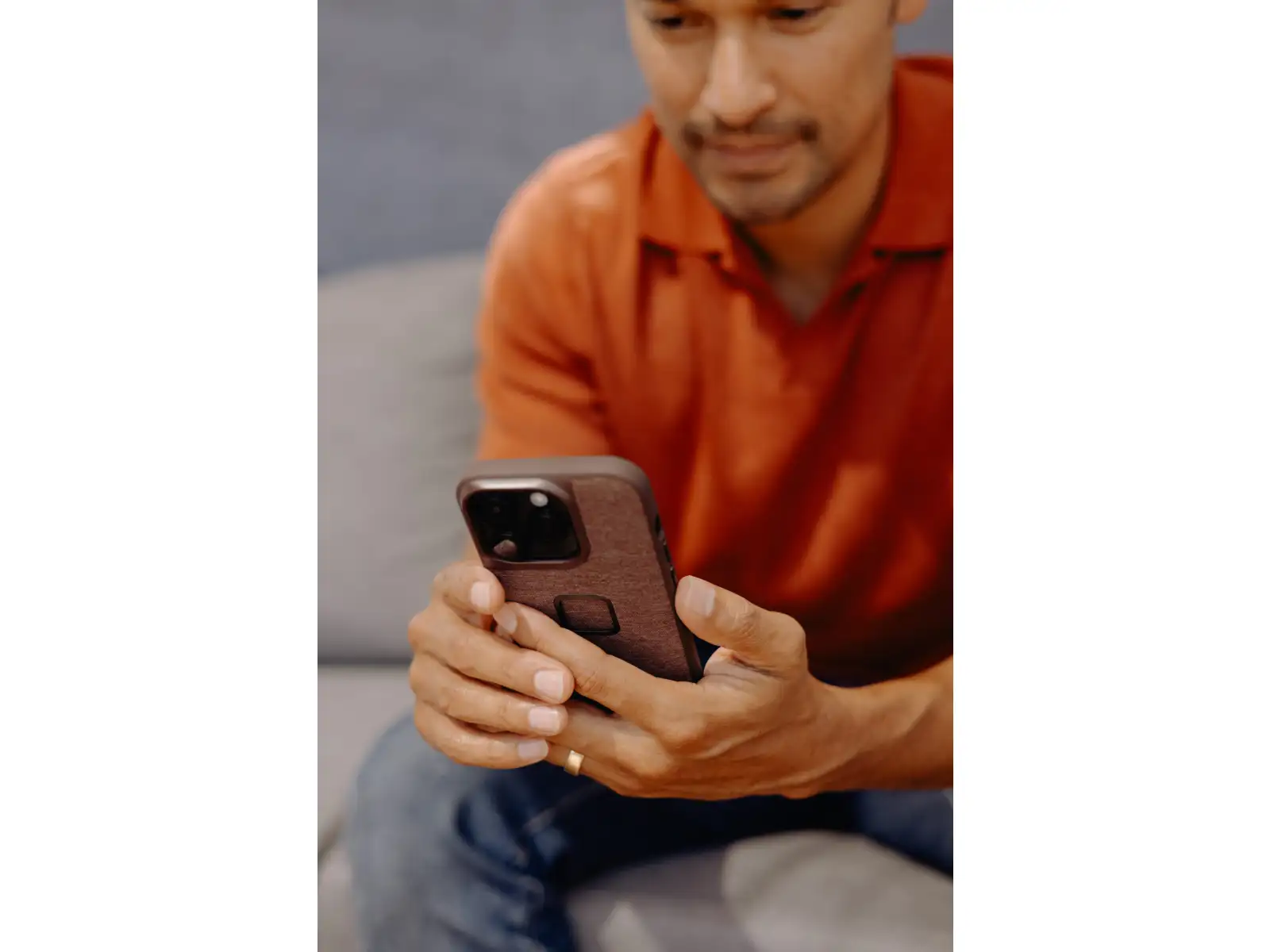 Peak Design Everyday V2 case for iPhone 15 Pro Charcoal