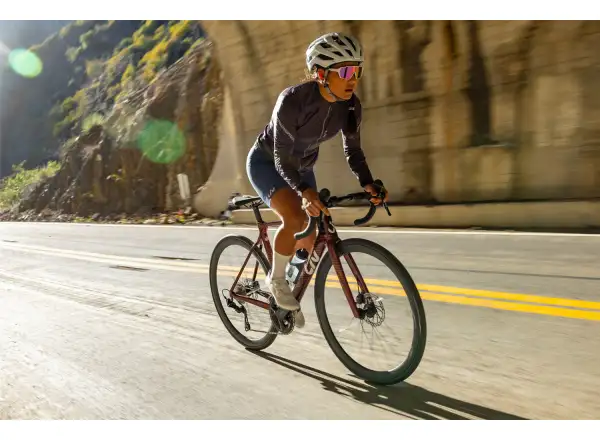 Liv EnviLiv Advanced 2 women's road bike Sangria