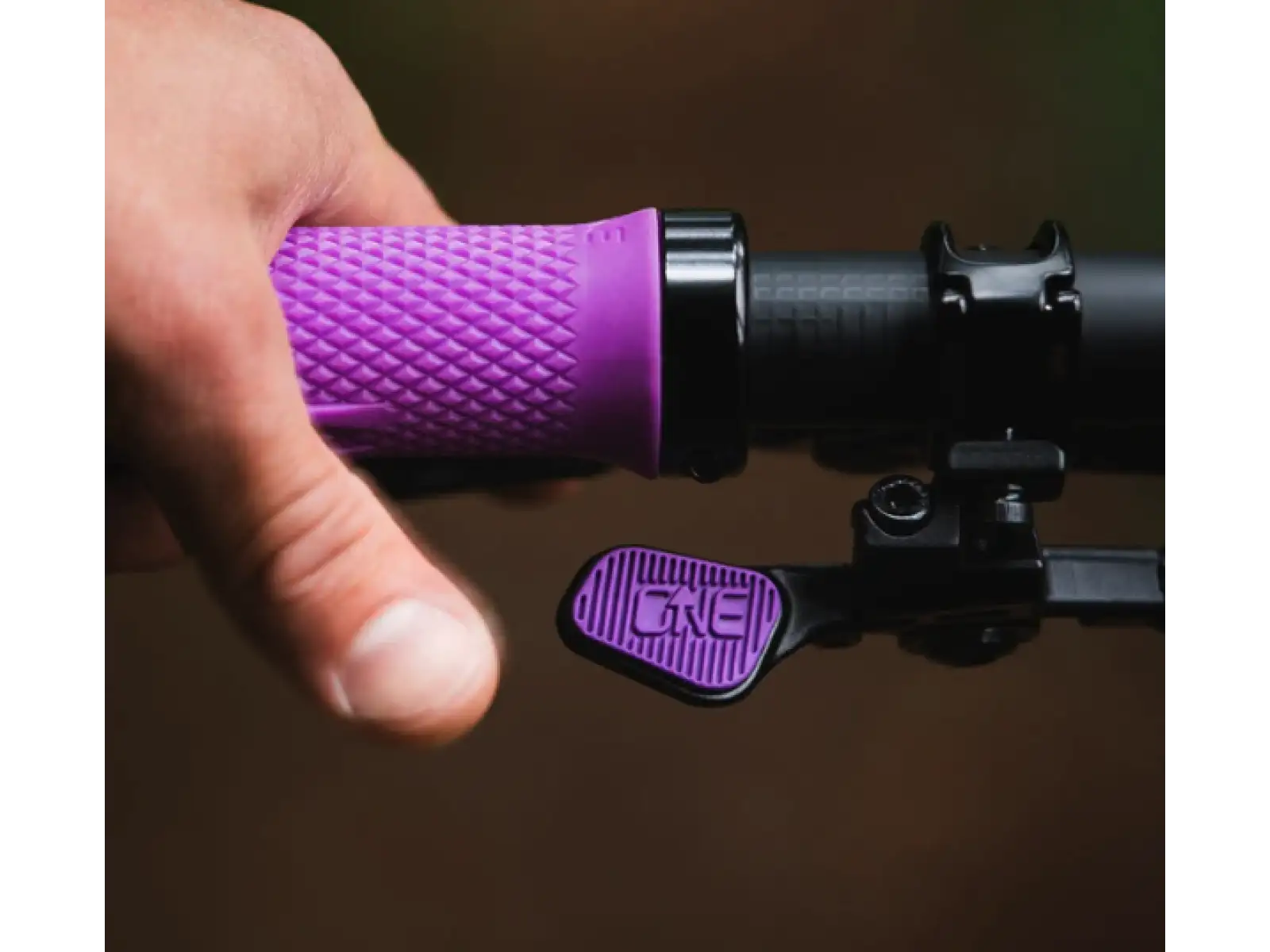 OneUp Components dropper post lever V3