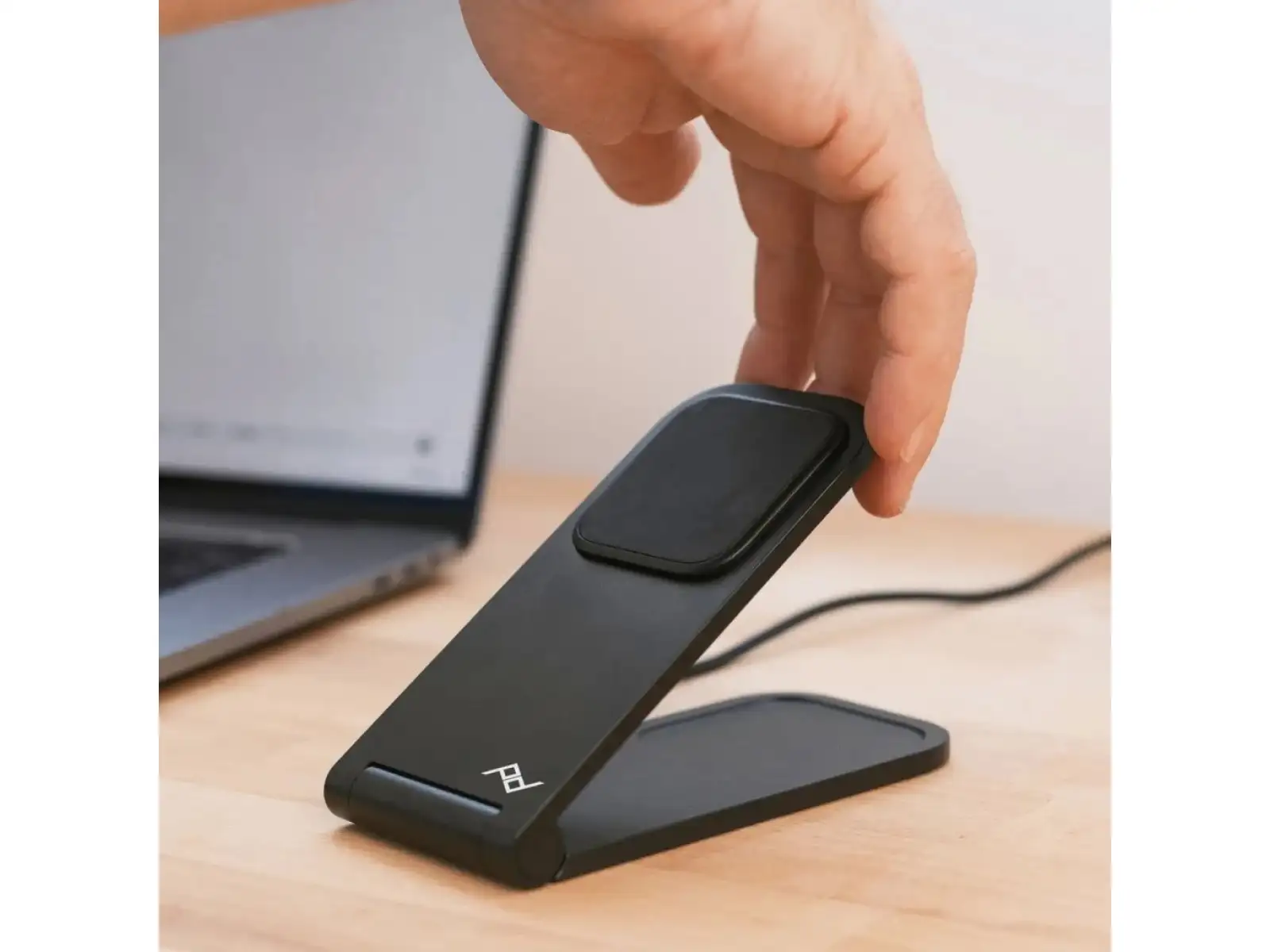 Peak Design Wireless Charging Stand magnetic phone holder Black