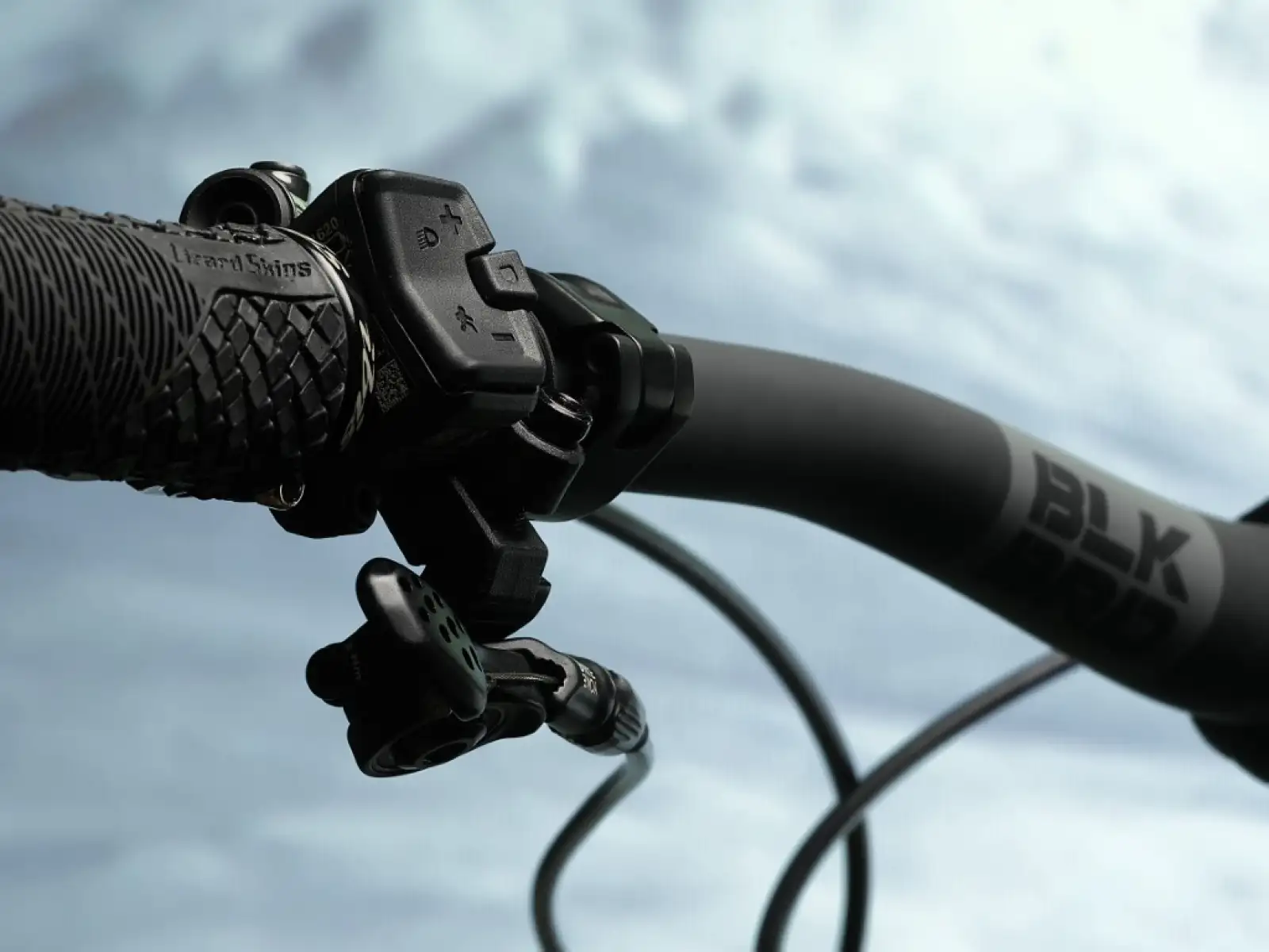 Ibis Oso GX T-Type full-suspension e-bike Smokey Black