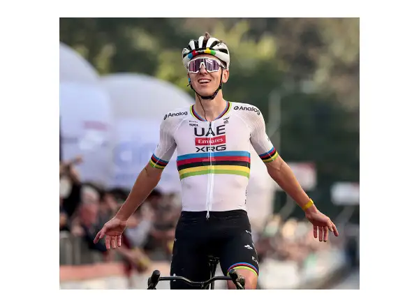MET Trenta 3K Carbon road helmet Rainbow Limited Edition