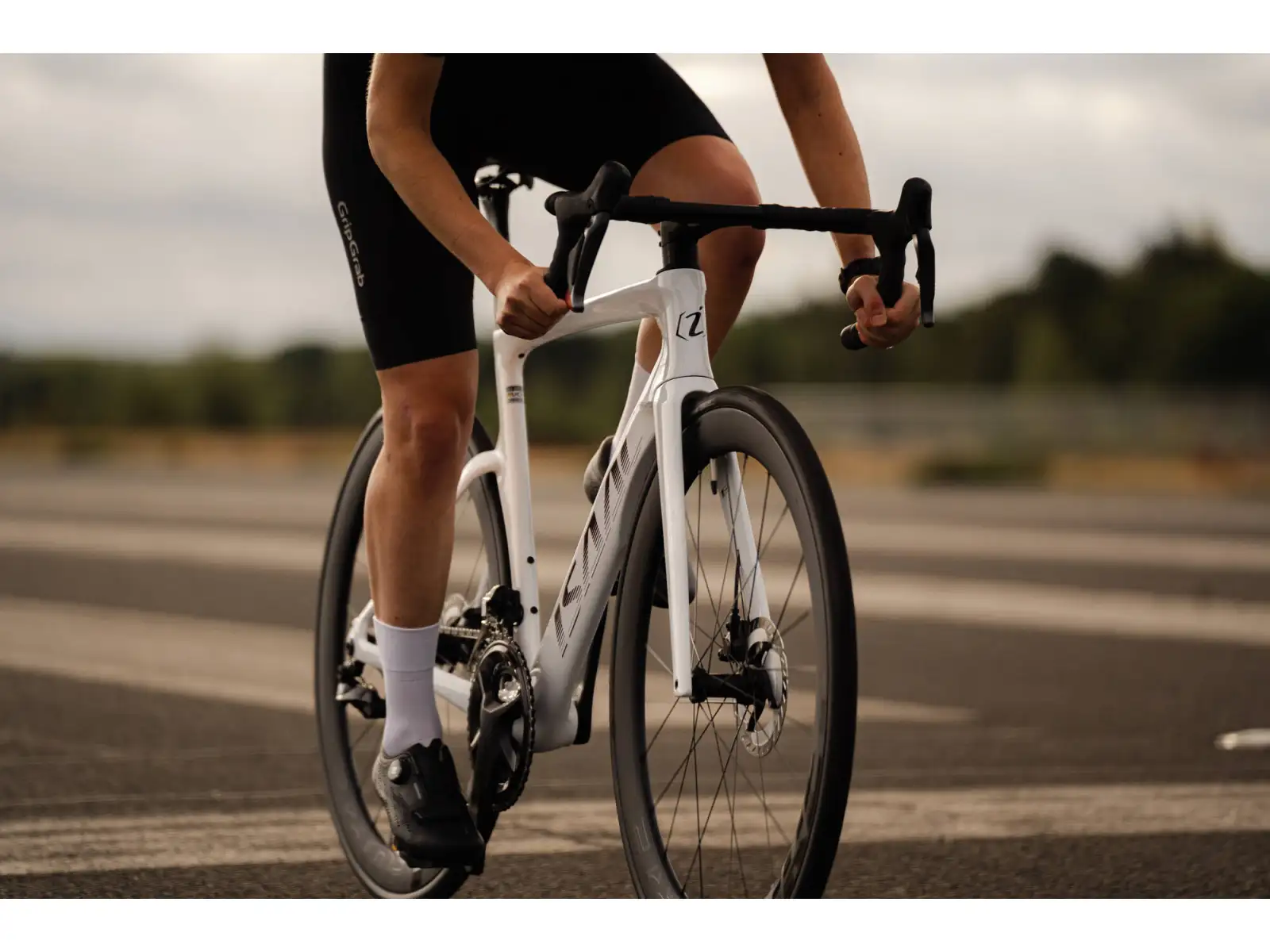 Isaac Meson Ultegra Di2 road bike Mineral White