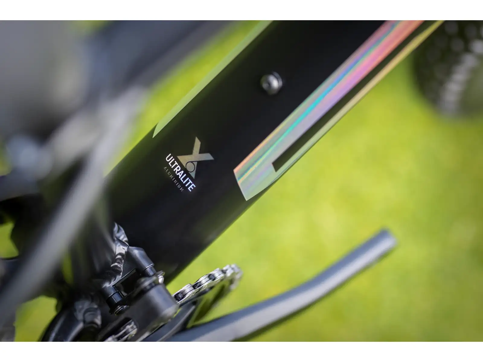 Superior Team 27 Issue Matte Black/Hologram Chrome/Team Red children's bike