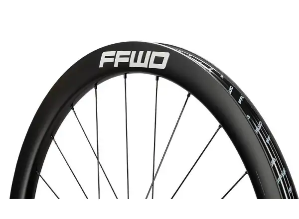 FFWD RYOT44 V2 FFWD N/Gage 2:1 road wheelset White