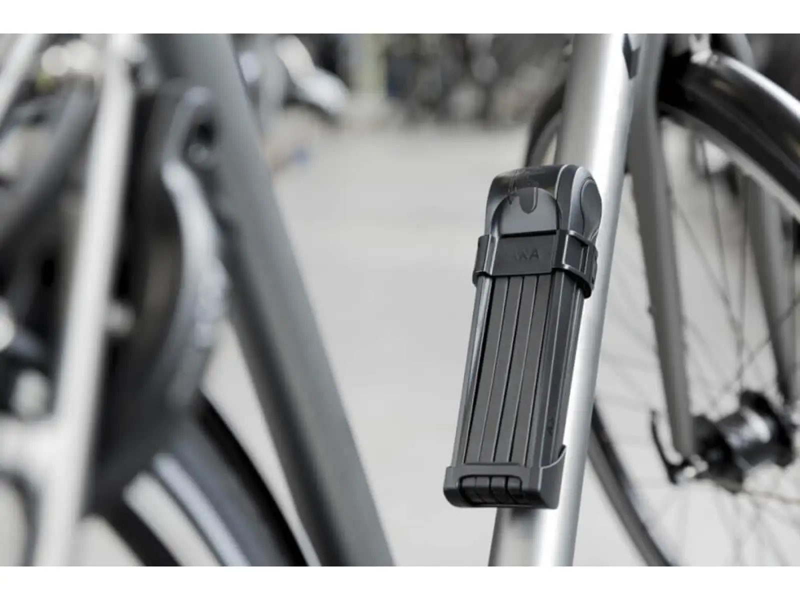 AXA Fold 100 key lock black