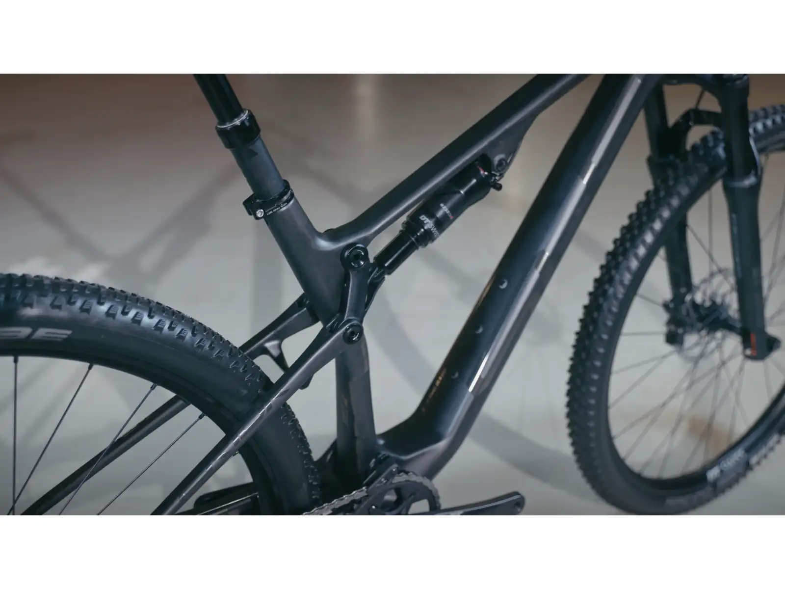 Superior XF 979 RC mountain bike Matte Carbon/Stealth Chrome