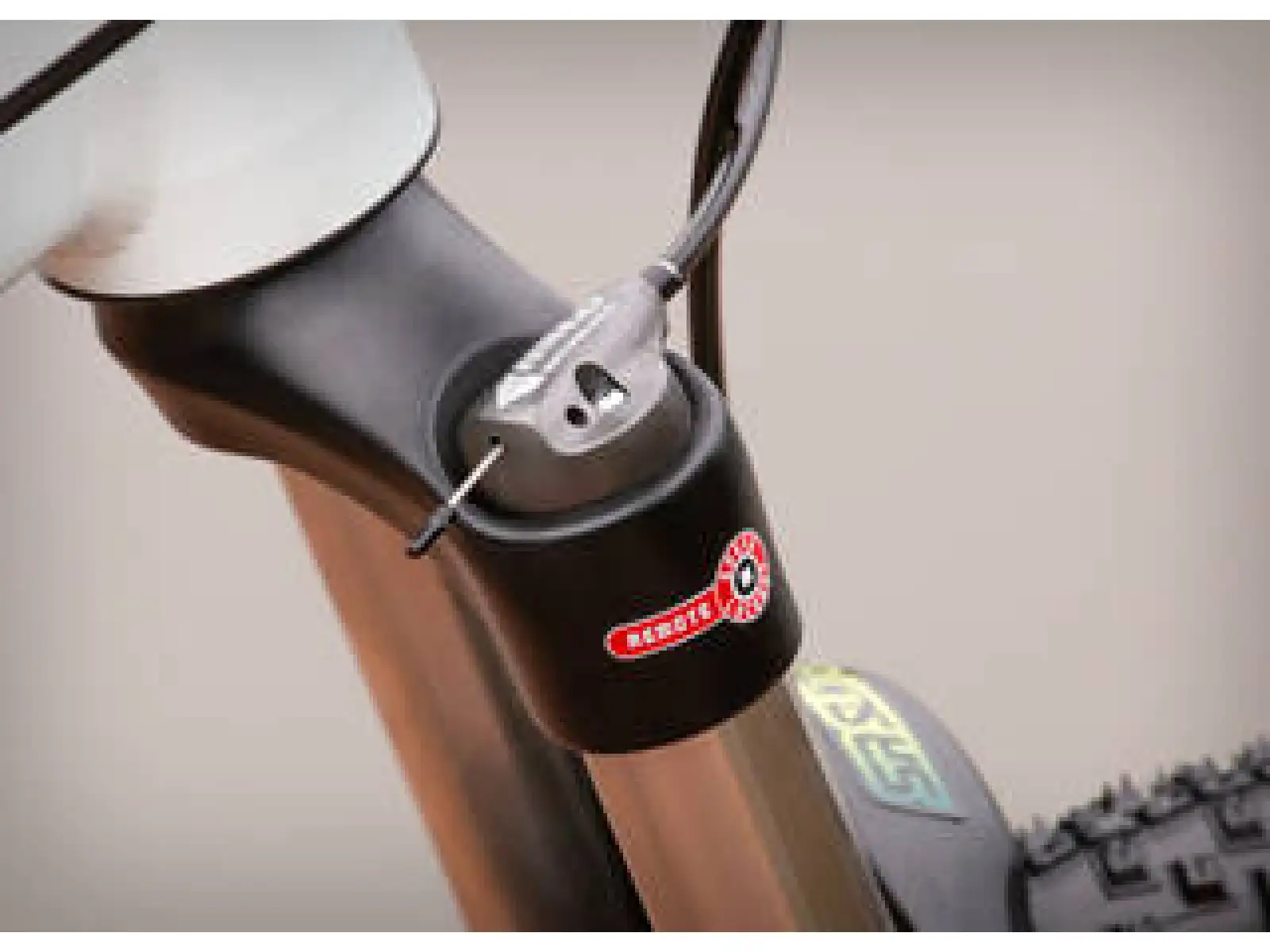 Superior XC 889 W Gloss White/Blue/Lime mountain bike