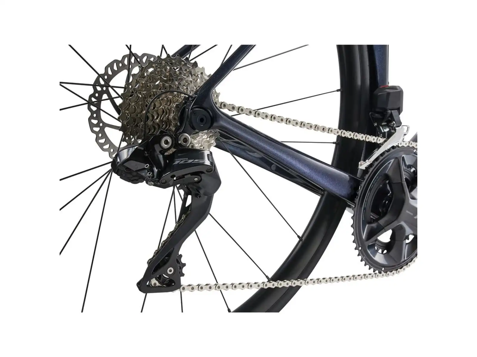 Giant TCR Advanced 1+ Disc-PC road bike cold night