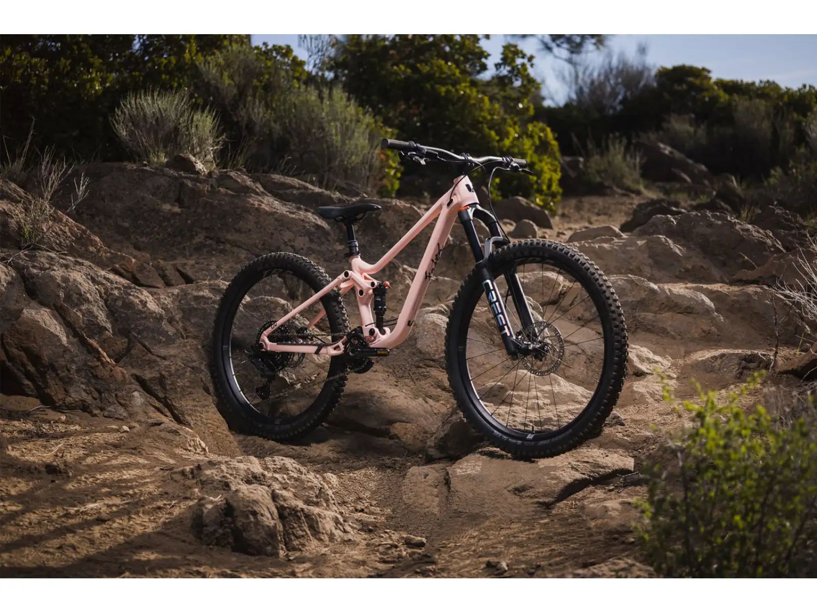 Liv Faith children's full-suspension bike 27.7"/26" Radiant Pink