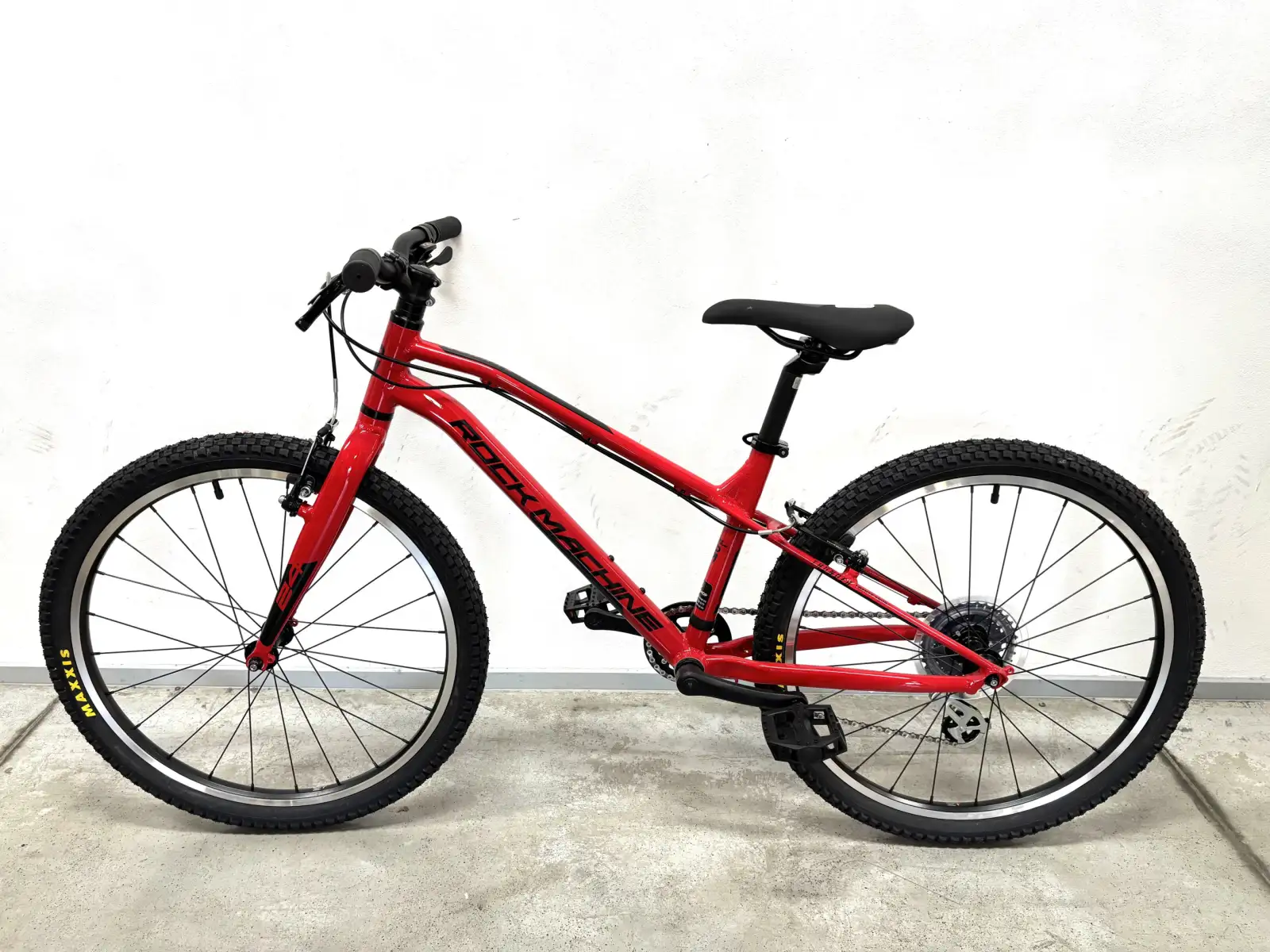 Rock Machine Thunder 24 children's bike Red/Black SAMPLE